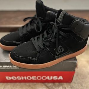 DC Shoes Cure Hi Top | Boys Size 6.5